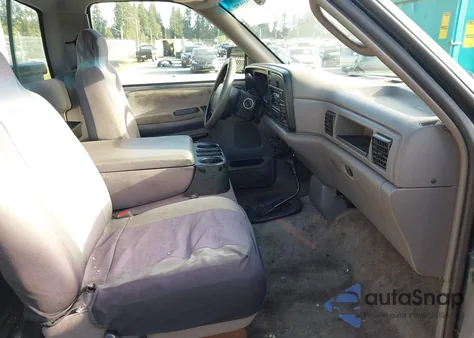 1994 Dodge Ram 2500 z USA, uszkodzony, nr VIN 1B7KF26W9RS627201